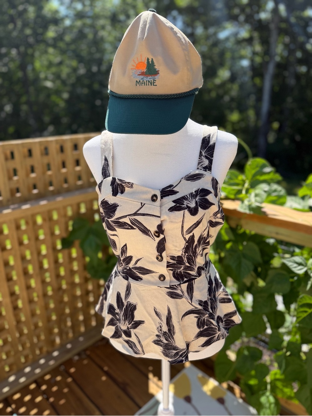 Monteau Floral Peplum Top M *HAT NOT INCLUDED*